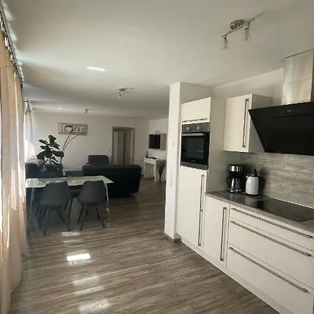 Seebrise Mit Musik Und Wein Meersburg